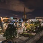 Centre - Sleeps 3 - Corporate & Family Relocations - Workspace & Wifi - Free Parking Apartment