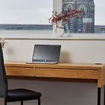 Centre - Sleeps 3 - Corporate & Family Relocations - Workspace & Wifi - Free Parking Leeds (West Yorkshire)