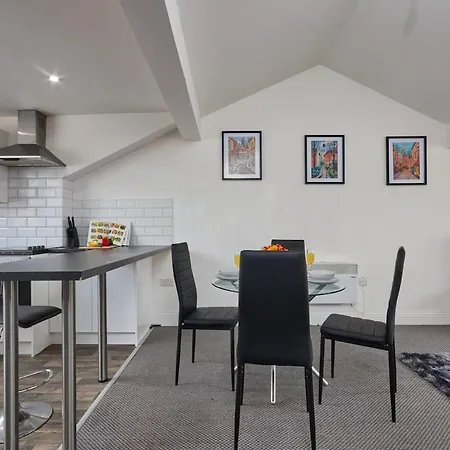 Centre Corporate & Family - Parking, Wifi & Workspace דירה לידס