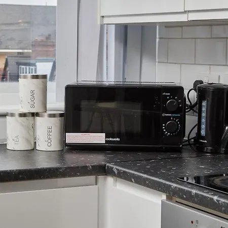 Sleeps 3 - Temporary Relocation - Work & Family Stays - Free Parking * 利兹