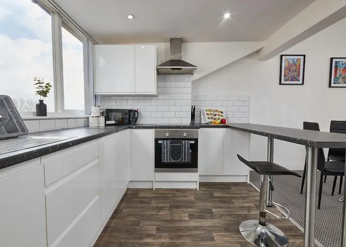 Centre - Sleeps 3 - Corporate & Family Relocations - Free Parking *