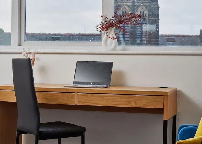 Centre - Sleeps 3 - Corporate & Family Relocations - Free Parking Leeds (West Yorkshire)