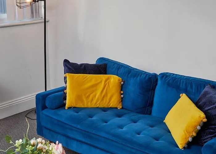 Apartment Centre - Sleeps 3 - Corporate & Family Relocations - Free Parking