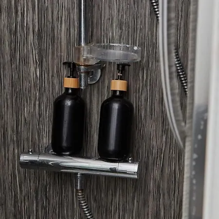 Sleeps 3 - Temporary Relocation - Work & Family Stays - Free Parking Apartment *