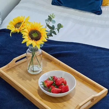 Sleeps 3 - Temporary Relocation - Work & Family Stays - Free Parking Leeds (West Yorkshire)