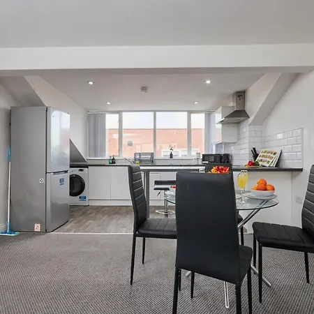 Apartment Sleeps 3 - Temporary Relocation - Work & Family Stays - Free Parking *